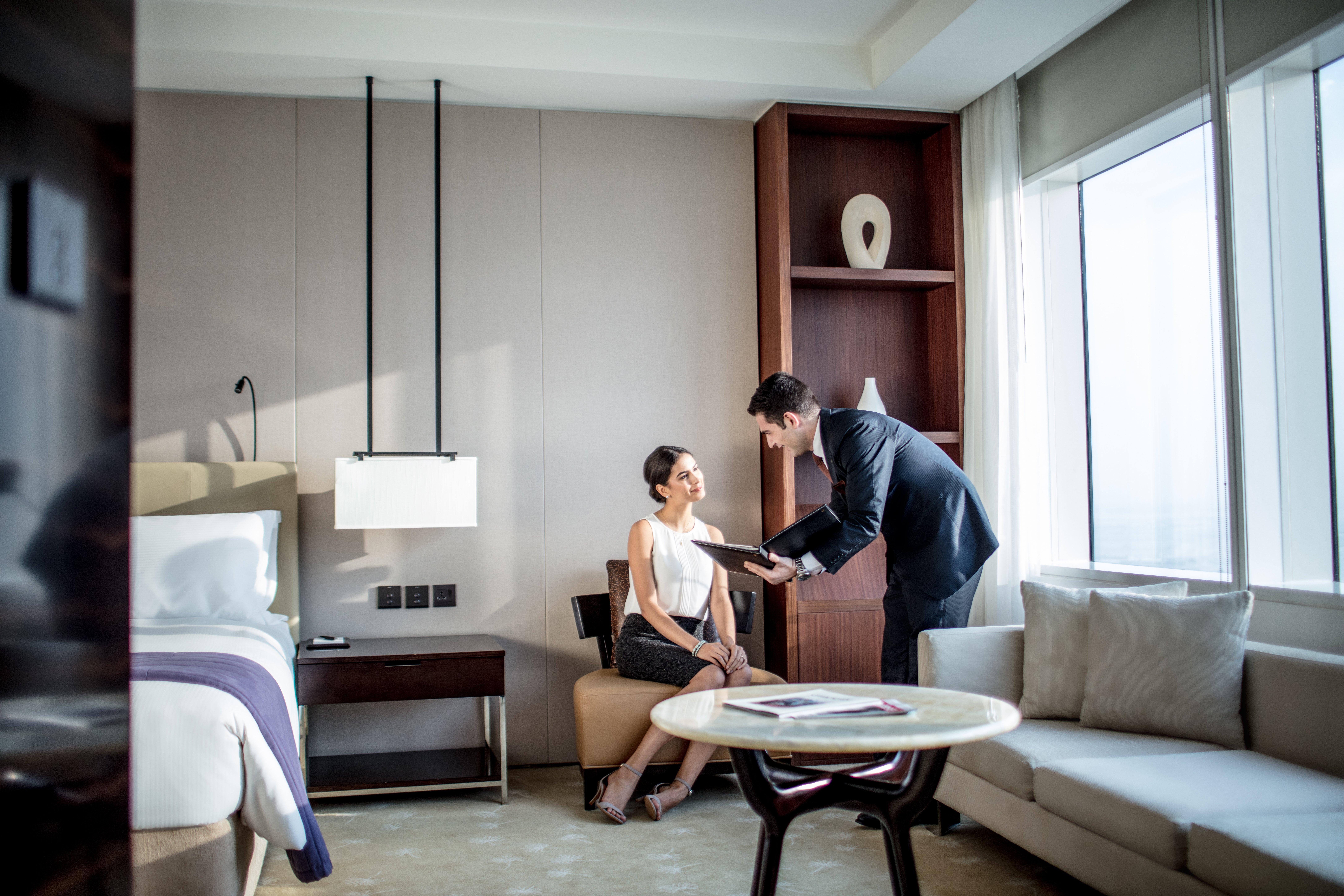 Intercontinental Dubai Festival City By Ihg Luaran gambar A guest being served by a butler at the Park Hyatt Hyderabad