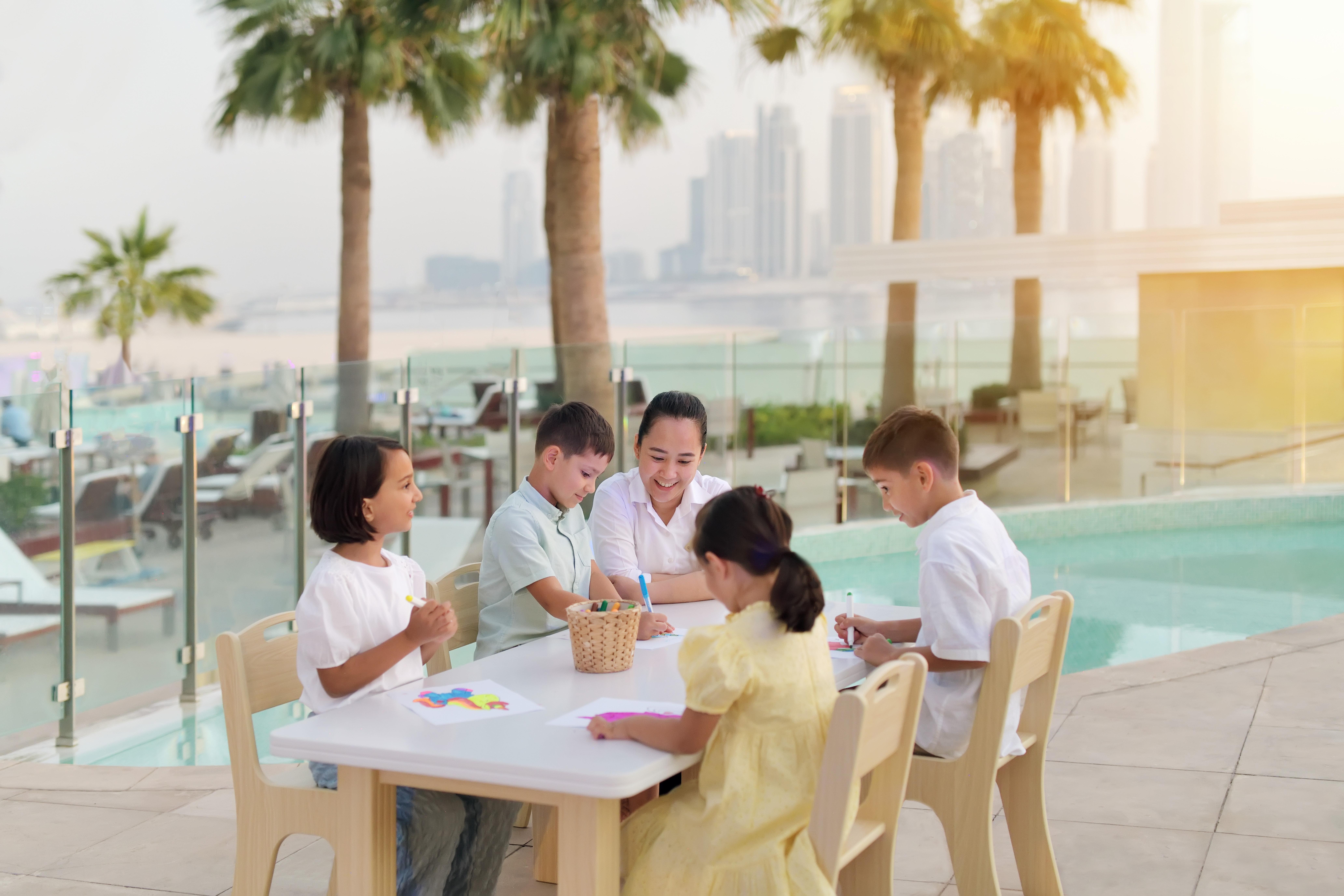 Intercontinental Dubai Festival City By Ihg Luaran gambar Raffles International School Dubai
