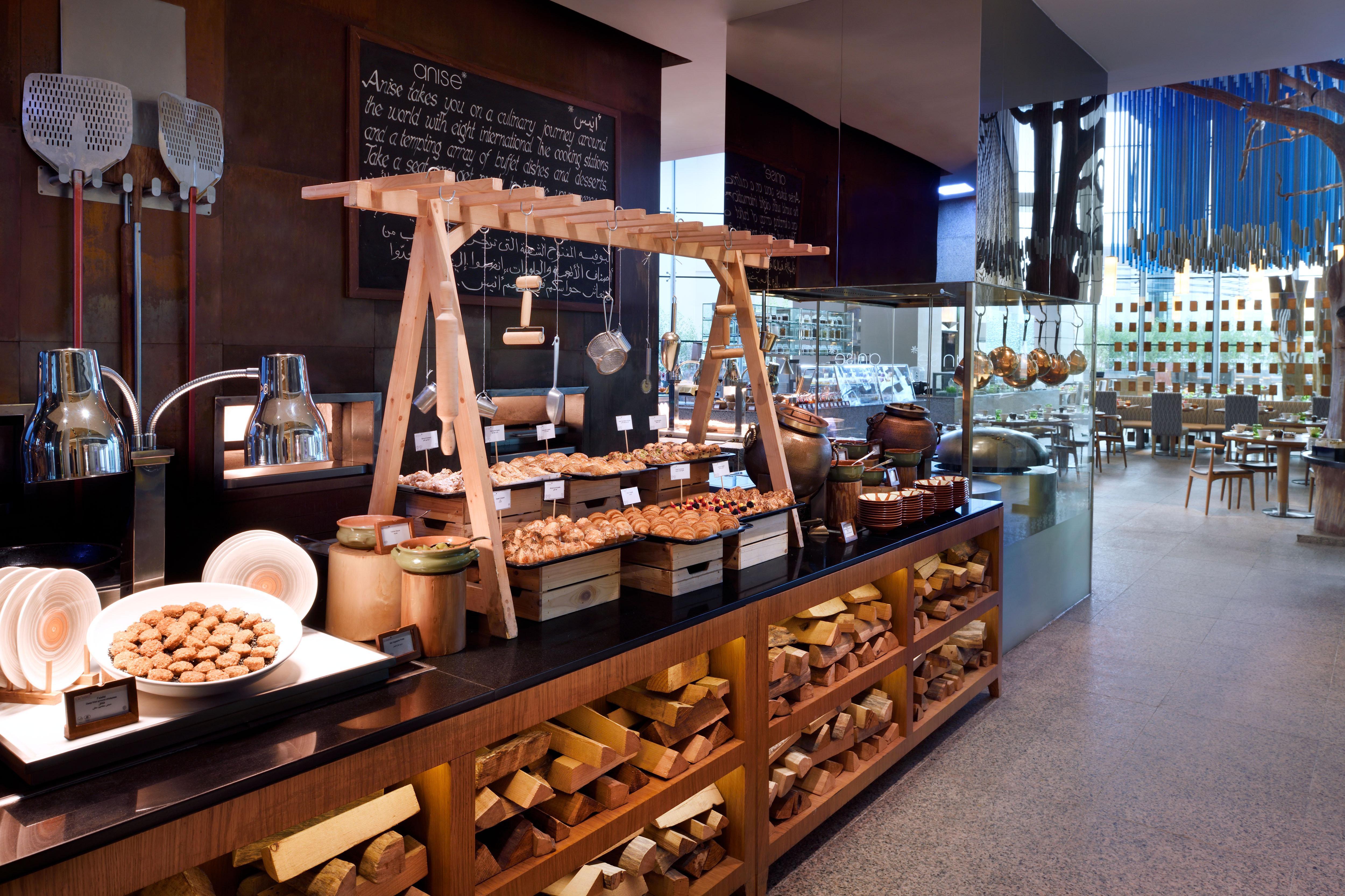 Intercontinental Dubai Festival City By Ihg Luaran gambar The buffet at the hotel