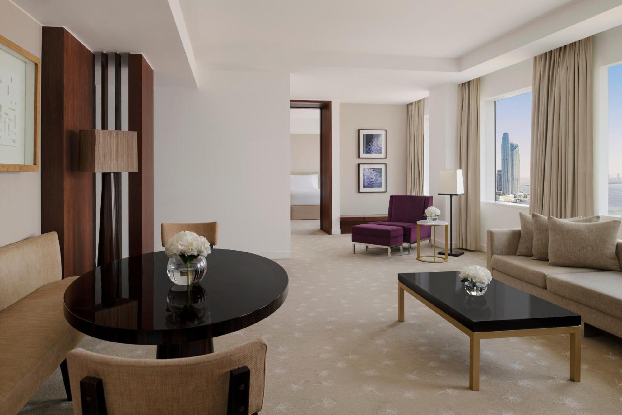 Intercontinental Dubai Festival City By Ihg Luaran gambar A suite at the Jumeirah Emirates Towers Hotel