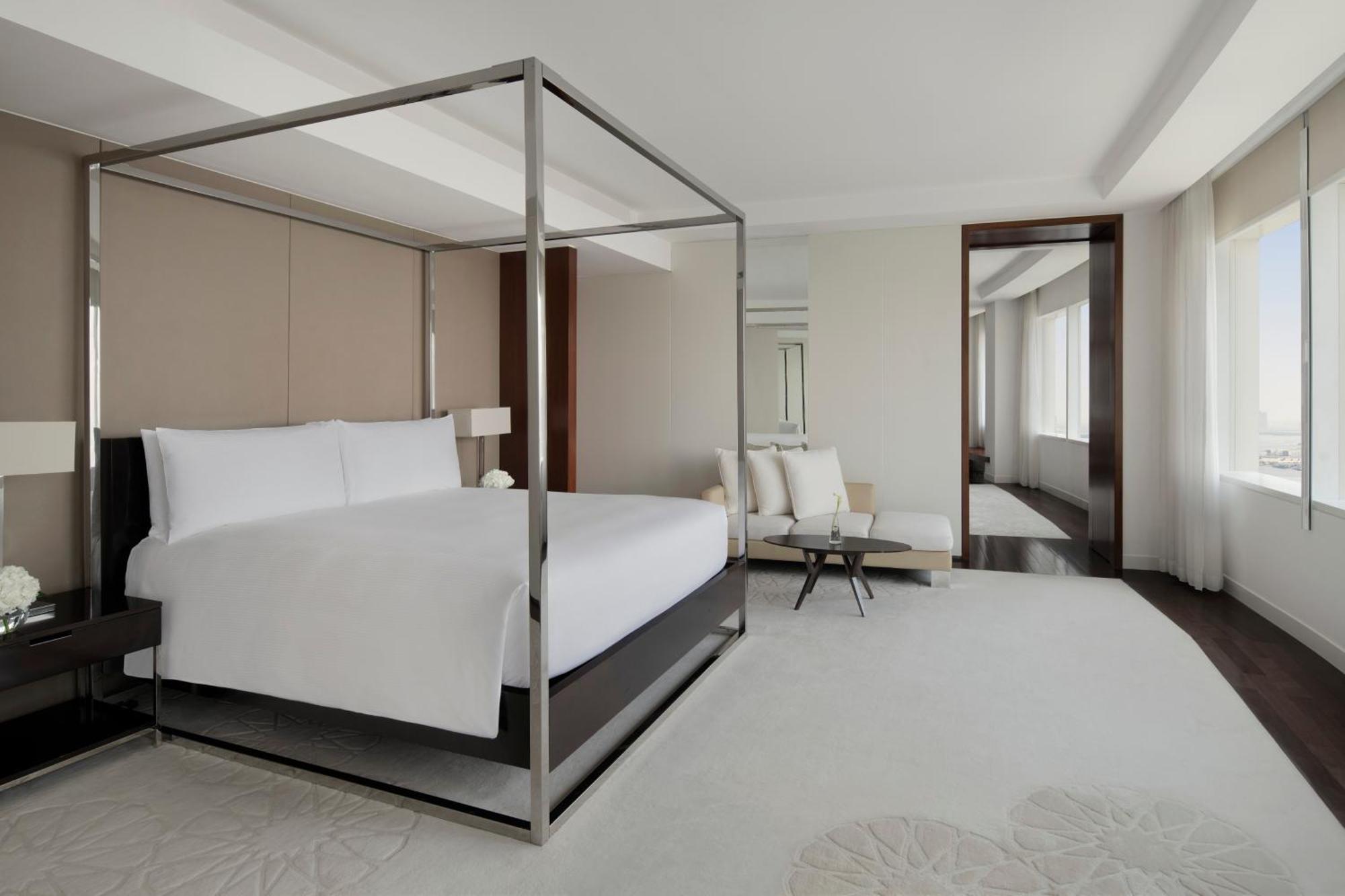 Intercontinental Dubai Festival City By Ihg Luaran gambar A bedroom at The Ritz-Carlton, Boston