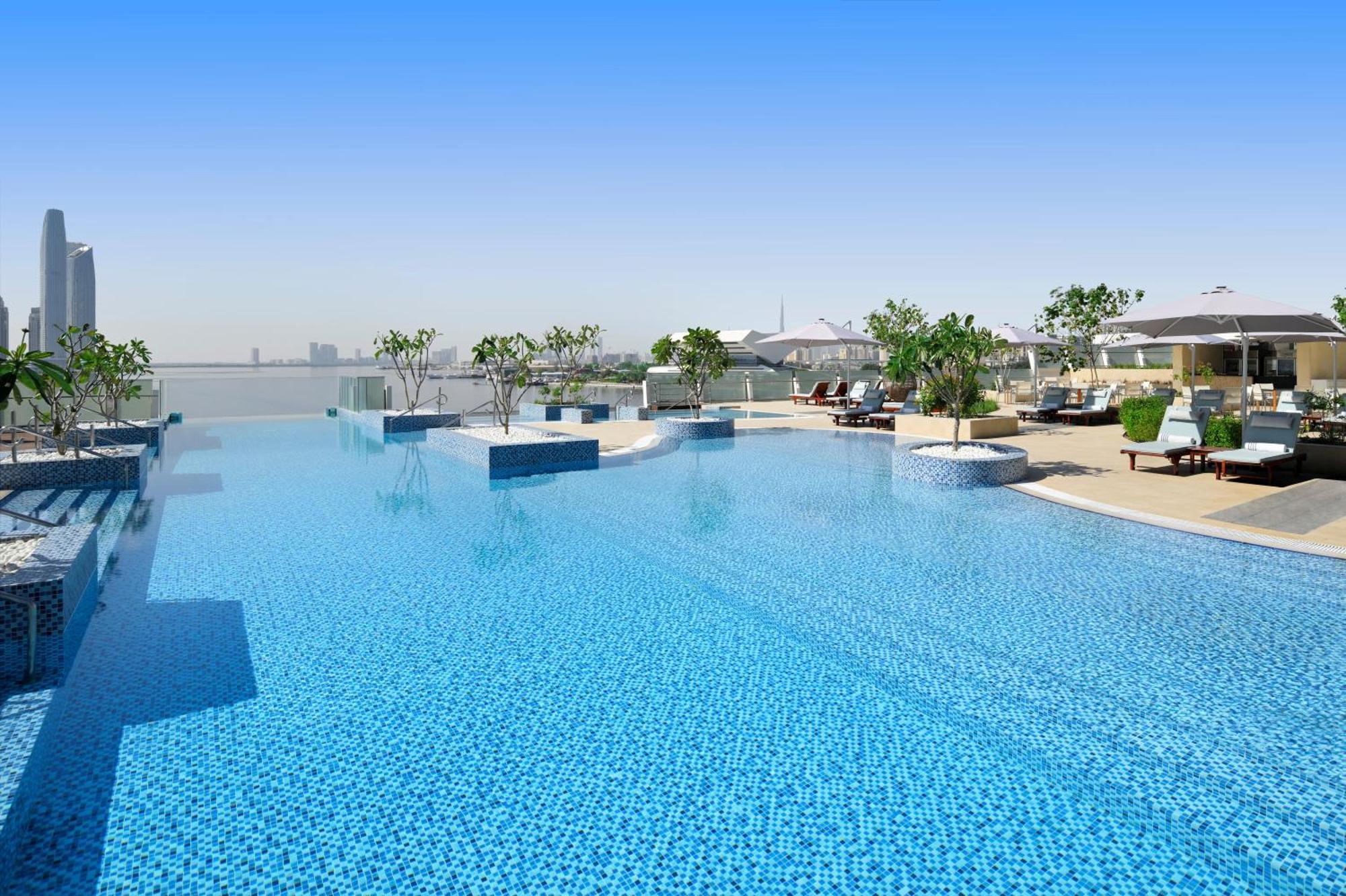 Intercontinental Dubai Festival City By Ihg Luaran gambar The swimming pool at the Address Downtown