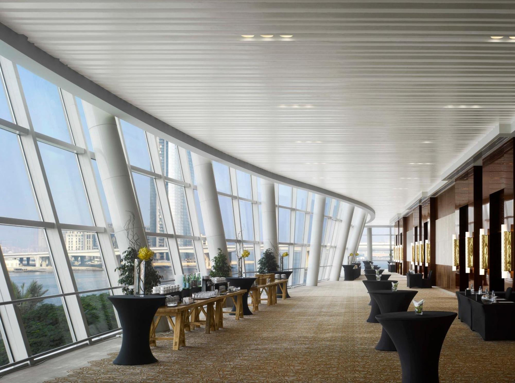 Intercontinental Dubai Festival City By Ihg Luaran gambar The 360° Sky Lounge