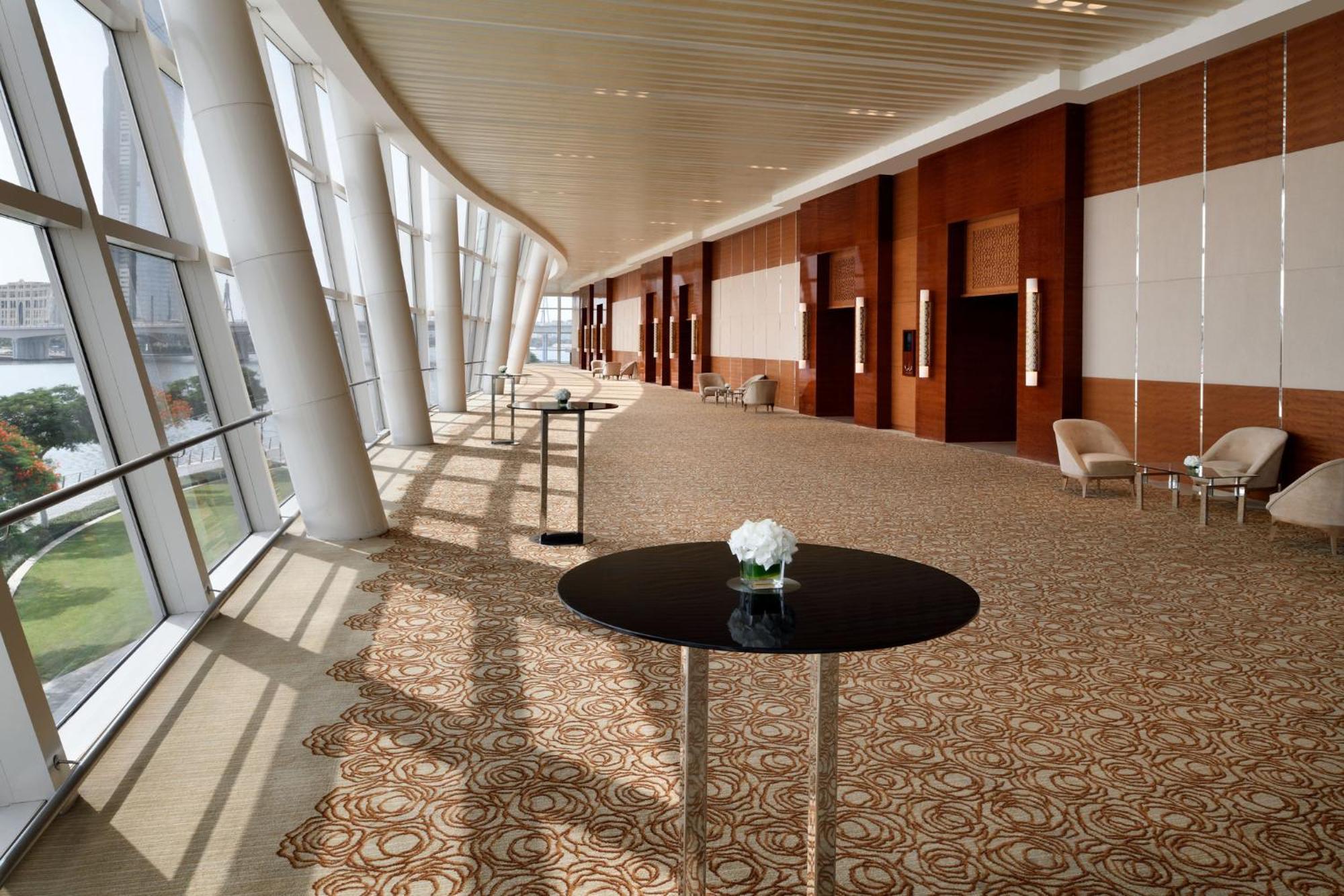 Intercontinental Dubai Festival City By Ihg Luaran gambar The interior of the hotel